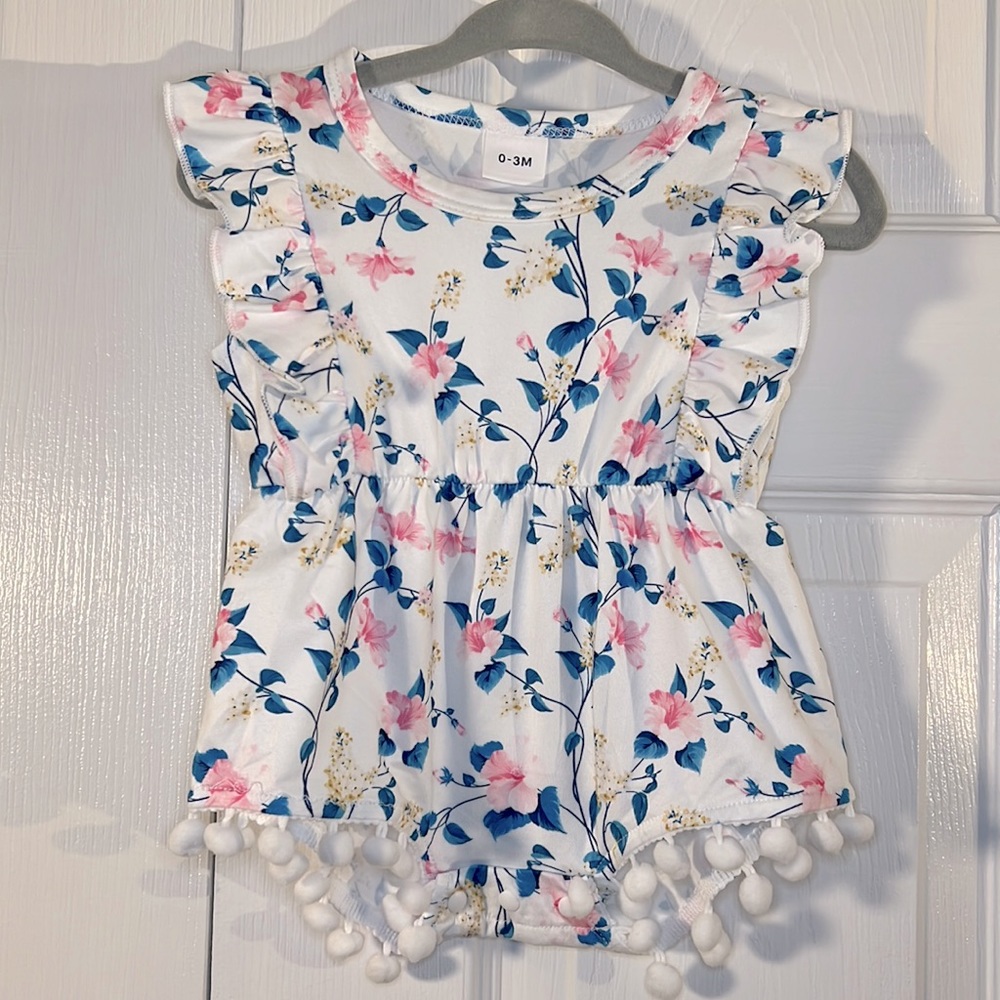 Newborn bodysuit with belt